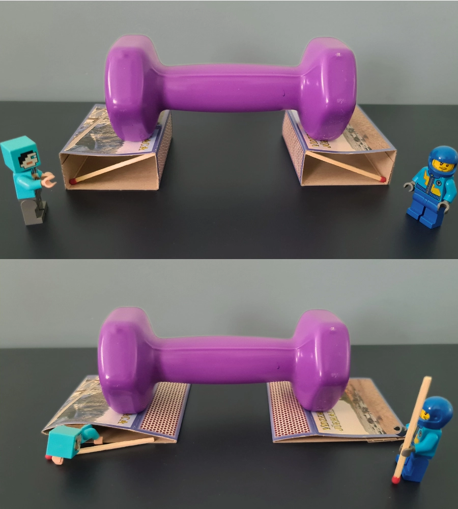 Būvmehānikas eksperiments: trijstūra ģeometrijas stabilitāte vs četrstūra deformācija. Sērkociņš kā atgāznis novērš sērkociņu kastītes sašķiebšanos zem hanteles slodzes.